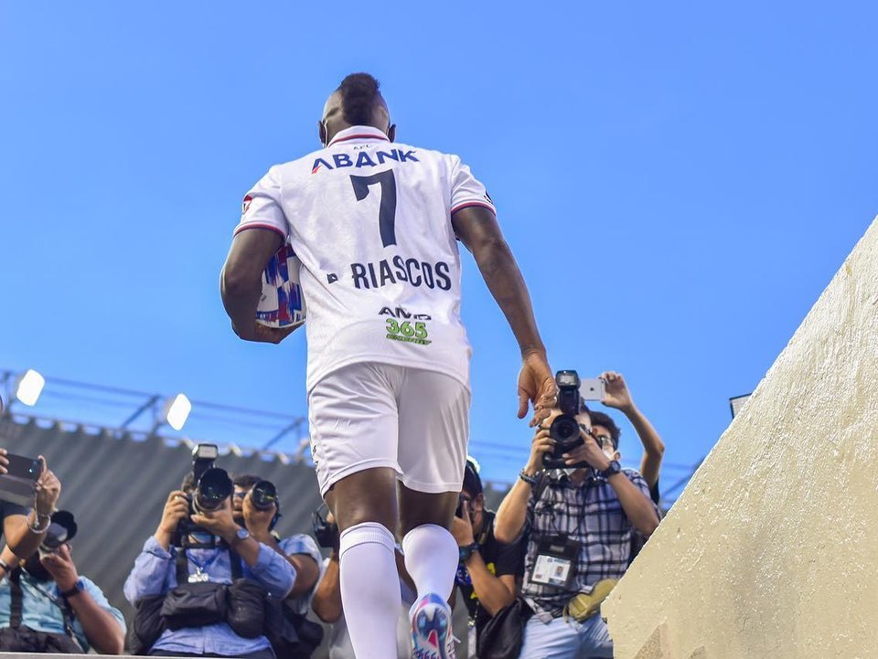  洛里昂旧将回归救主，替补登场上演梅开二度  